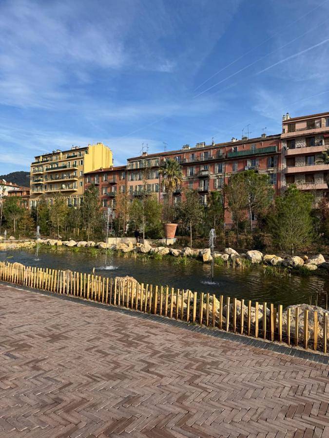 Gîte pour 3 personnes, avec terrasse et vue dans Bowling Acropolis Nice - 3