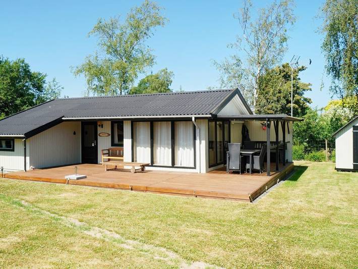 Ferieudlejning for 5 personer, med terrasse i Havnsø