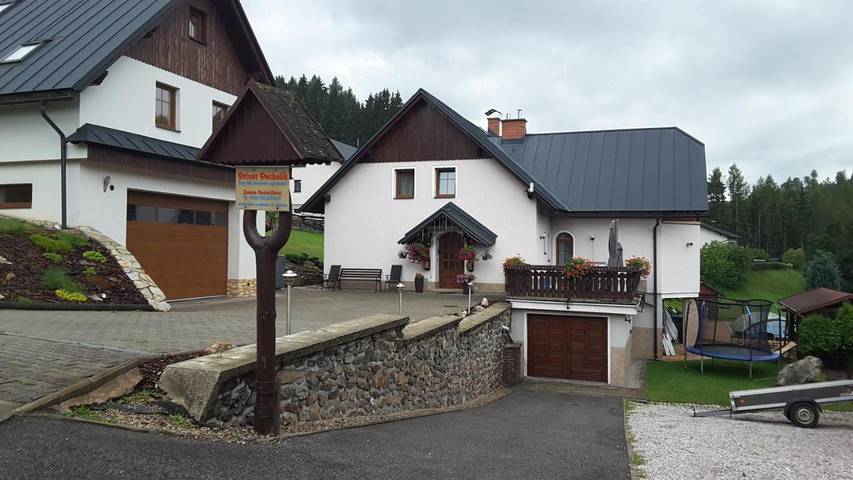 Apartament wakacyjny dla 5 osób, z basen i widok oraz ogród w Rokytnice nad Jizerou