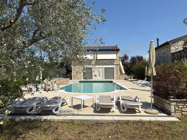 Ferienanlage für 6 Personen, mit Pool und Garten sowie Ausblick, mit Haustier in Umag - 4