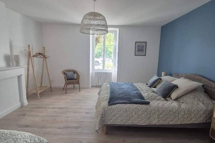 Location de vacances pour 8 personnes, avec balcon à Breuil-Magné - 2