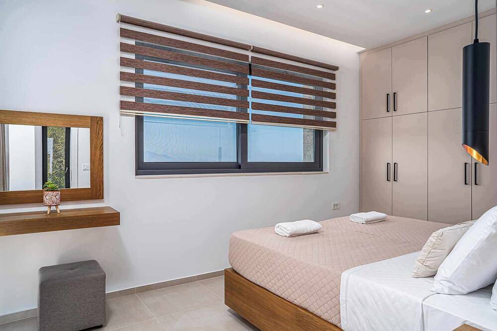 Luxury villa located in a quiet place just 5min away from the Beach & Center \n in Kipseli, Zakynthos