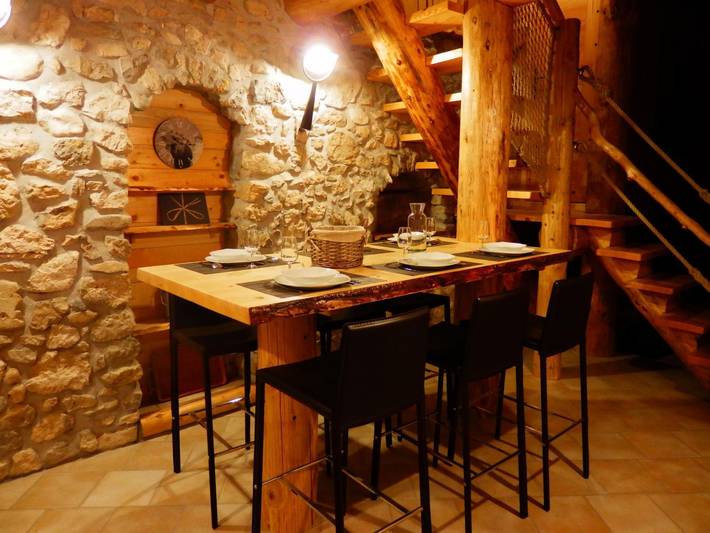 Location de vacances pour 6 personnes, avec piscine et terrasse à Le Noyer - 4