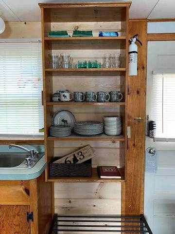 Cabin for 4 Guests in Laconia, Lake Winnipesaukee, Picture 1