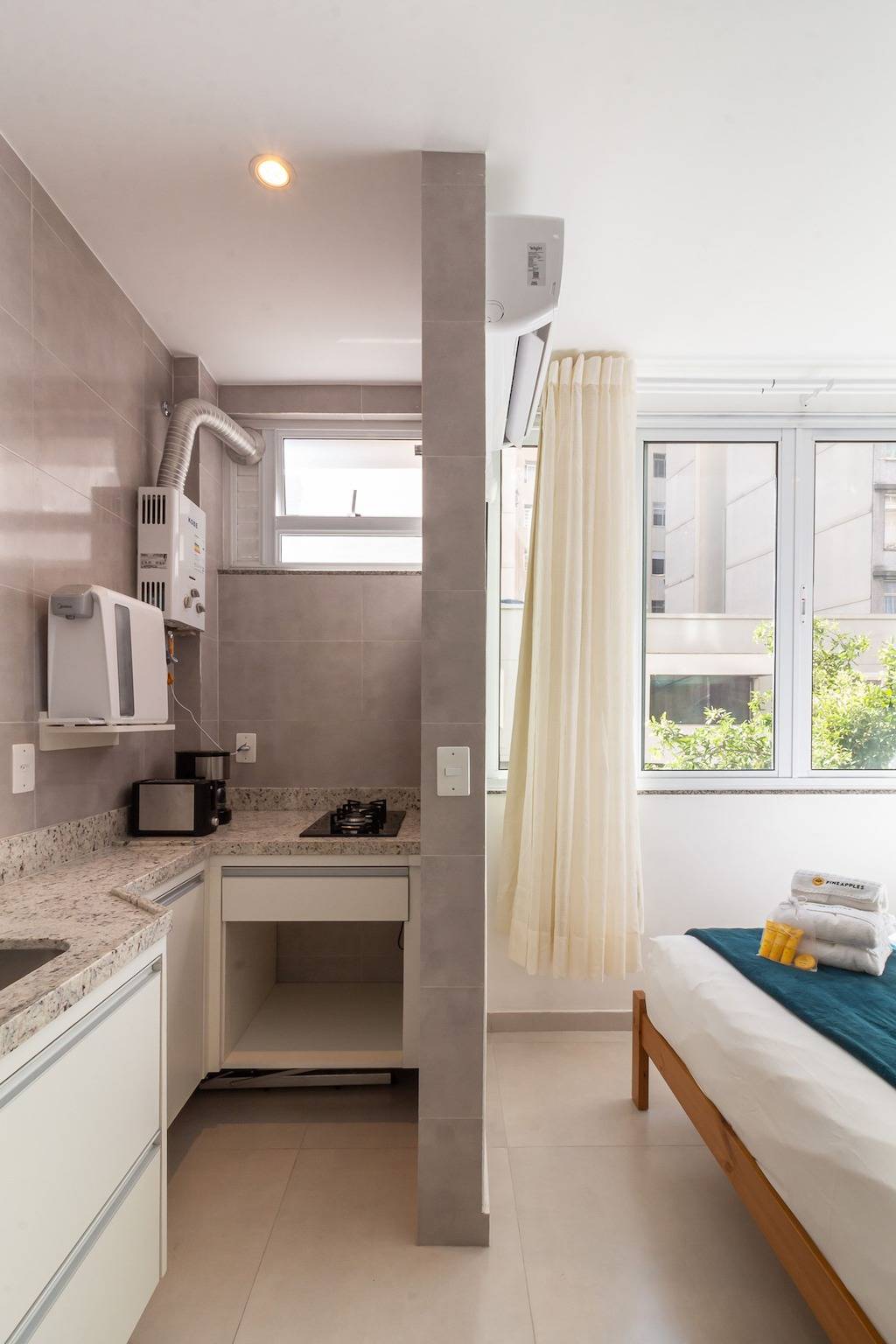 Entire studio, 5 minutes from Copacabana beach | Bi202 in Copacabana, Rio de Janeiro