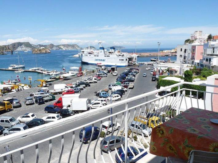 Bed and breakfast per 11 persone, con panorama e balcone - 1
