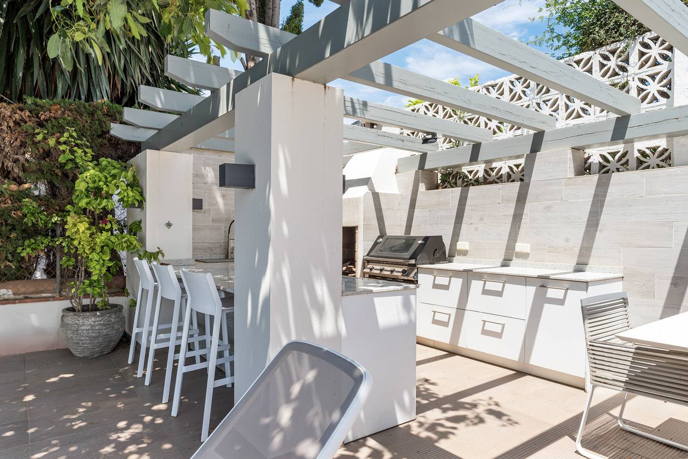 Villa Di Lusso in Las Chapas, Marbella
