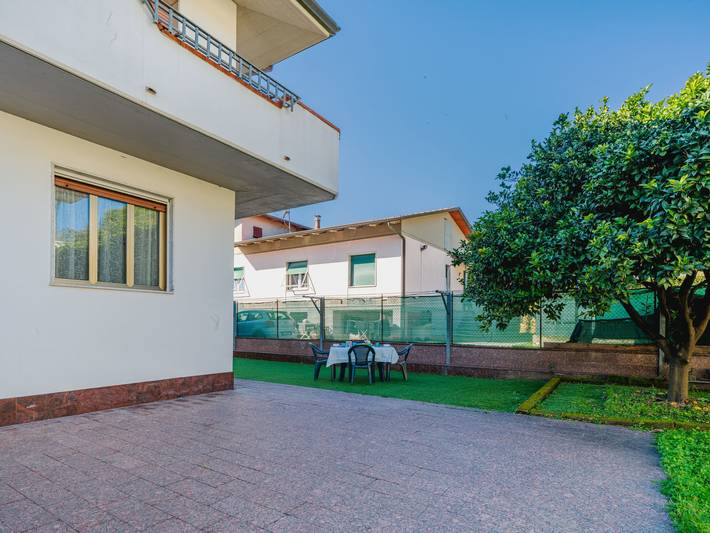 Ferienwohnung für 4 Personen, mit Terrasse und Garten an der Versilia - 4