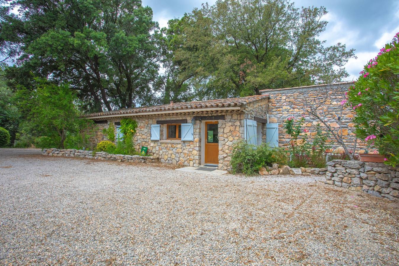 Bastidon Domaine L'hélion avec piscine privée, Wi-Fi et climatisation in Taradeau, Région de Draguignan