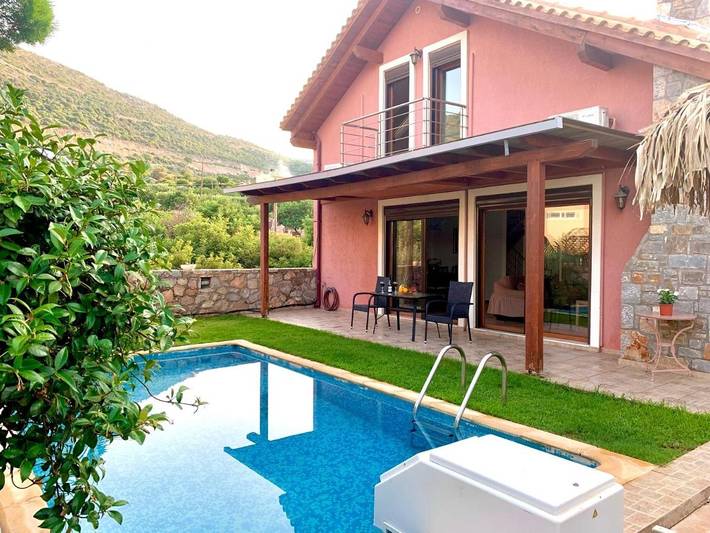 Ferienhaus für 8 Personen, mit Balkon und Terrasse sowie Garten und Pool in Stalida