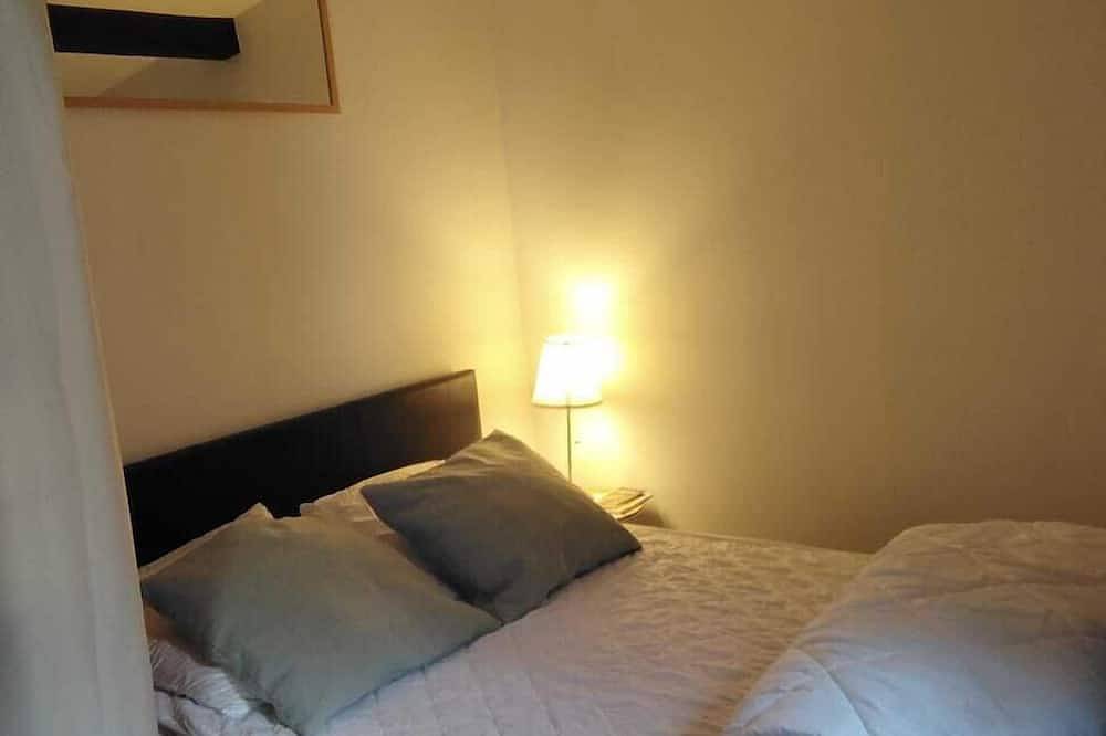 Independent chalet with Netflix, Amazon Prime and English channels. in Creuzier-le-Vieux, Vichy region