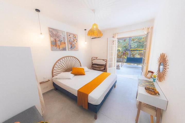 Ferienhaus für 12 Personen, mit Pool und Garten sowie Terrasse - 1