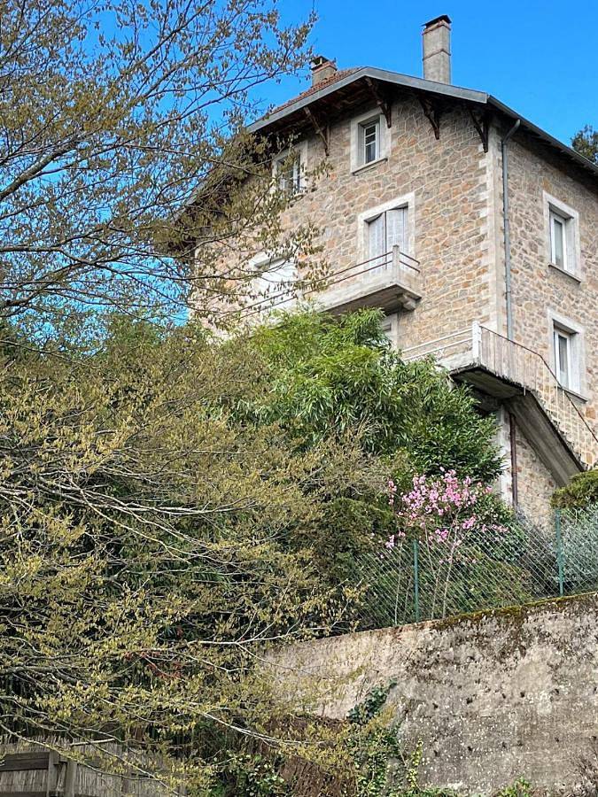 Location de vacances pour 5 personnes, avec vue à Lamastre
