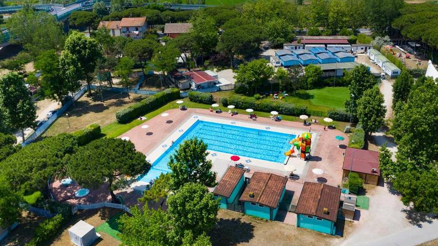 Villaggio vacanza per 6 persone, con Balcone e Idromassaggio nonché Giardino e Piscina in Emilia Romagna