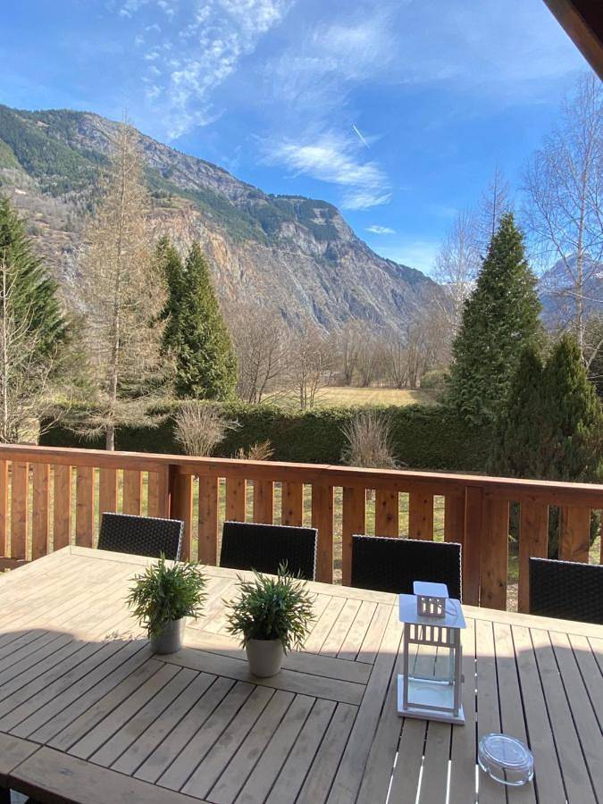 Chalet pour 12 personnes, avec jardin et vue à Le Bourg-d'Oisans - 2