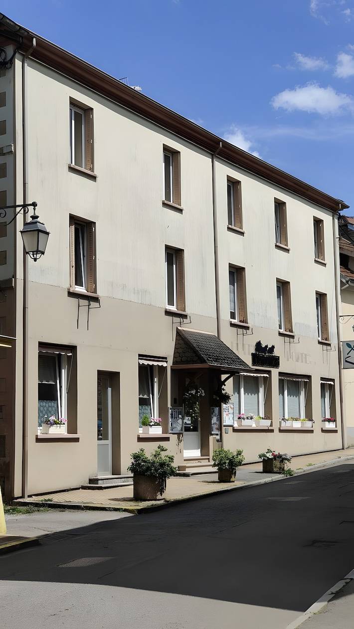 Ferienwohnung für 2 Personen, mit Balkon und Whirlpool sowie Sauna und Garten in Lothringen