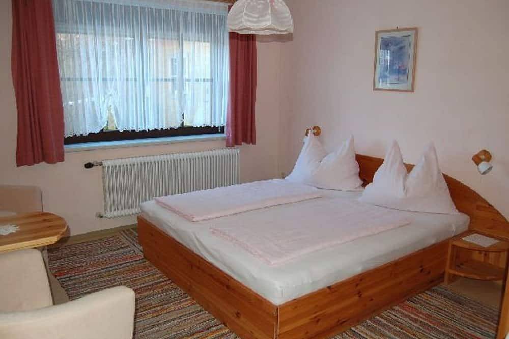 Ganze Wohnung, Gemütliche Ferienwohnung (ca. 55qm) mit geräumigem Bad und eigener Terrasse in Bezirk Zwettl