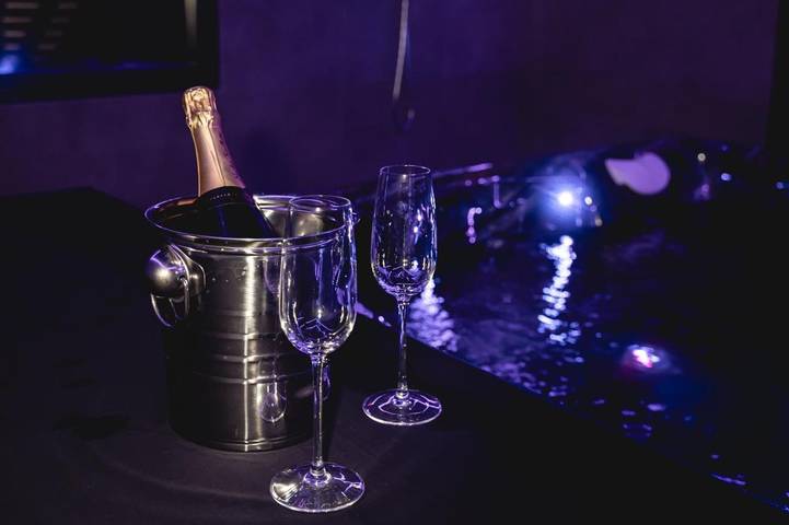 Gîte pour 2 personnes, avec terrasse et jardin ainsi que sauna et jacuzzi à Toulouse - 3