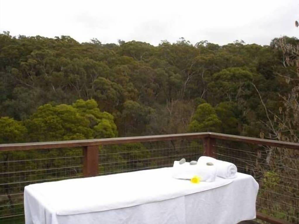 Blue Cliffs Hideaway Spa Villa in Mount Franklin, Hepburn Shire