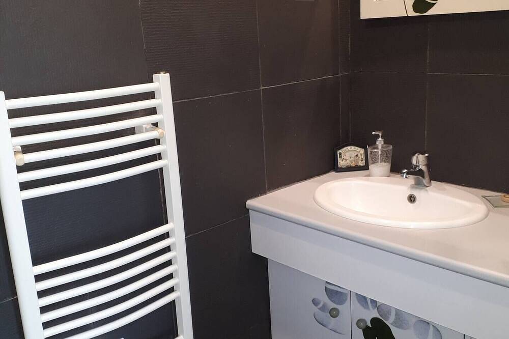 Pleasant self-contained room + pool access in La Chevrolière, Nantes und Umgebung