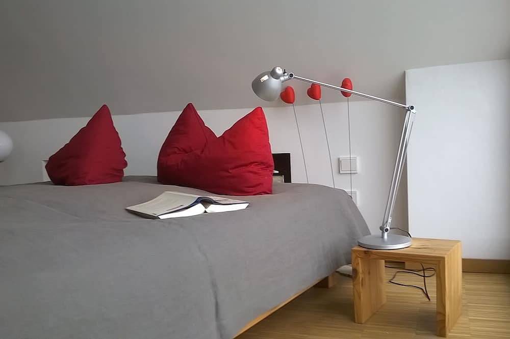 Ganze Wohnung, Der kleine Loft in historischen Mauern, Insellage, Anbindung an Potsdam/Berlin in Plötzin, Werder