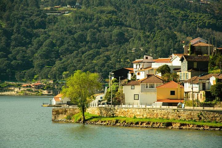 Location de vacances pour 6 personnes, avec vue sur le lac ainsi que vue et balcon dans Ribadouro - 4
