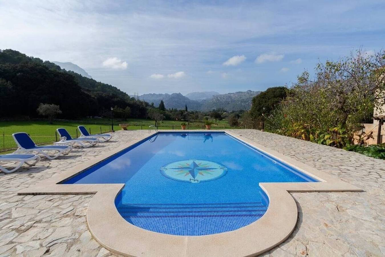 Finca Plana Morro with Mountain View, Pool, Garden, Terrace & Wi-Fi in Torrent de la Vall d'en Marc, Pollença