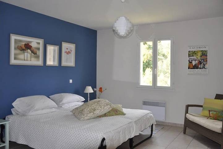 Ruhiggelegenes Haus mit Garten; in der Provence in Lourmarin, Regionaler Naturpark Luberon