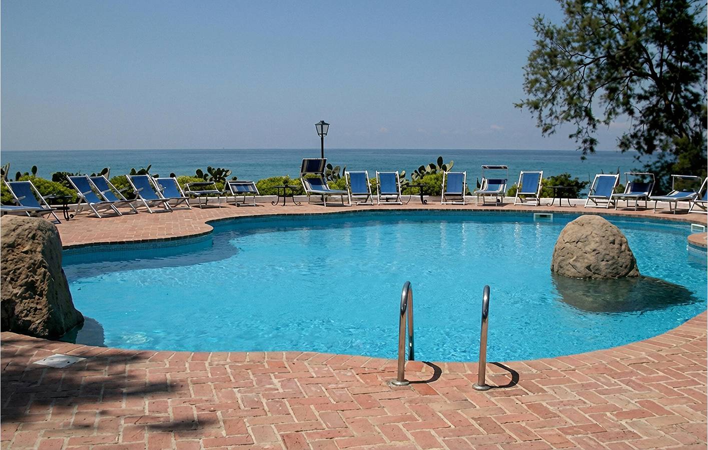 Acogedor apartamento con piscina, terraza y WiFi a 900 m de la playa in Parghelia, Provincia de Vibo Valentia