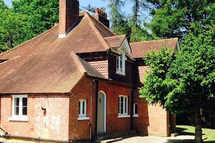 Log cabin for 5 people, with garden in Surrey