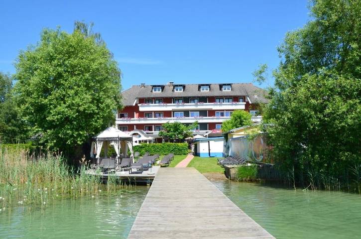 Hotel für 3 Personen, mit Balkon und Terrasse sowie Garten und Seeblick