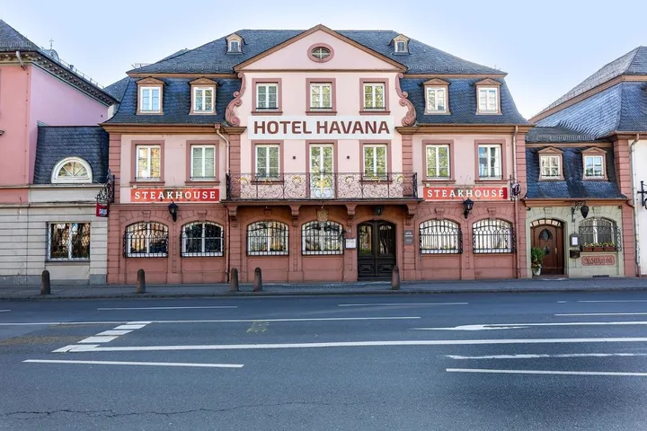 Hotel per 4 persone, con terrazza - 1