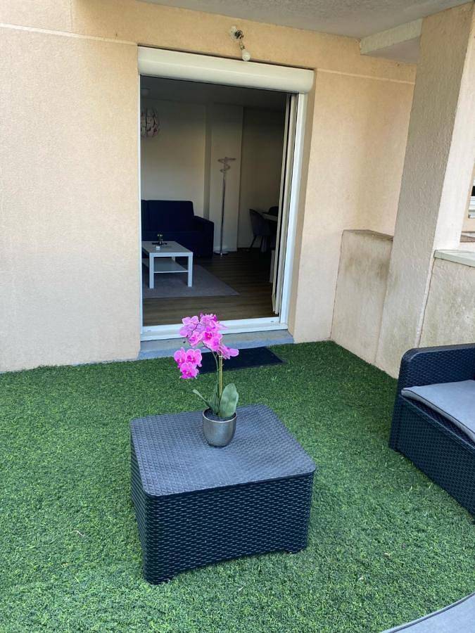 Appartement entier, Appart cosy rénové Terrasse & Jardin- 20 min Paris in Les Ulis, Essonne