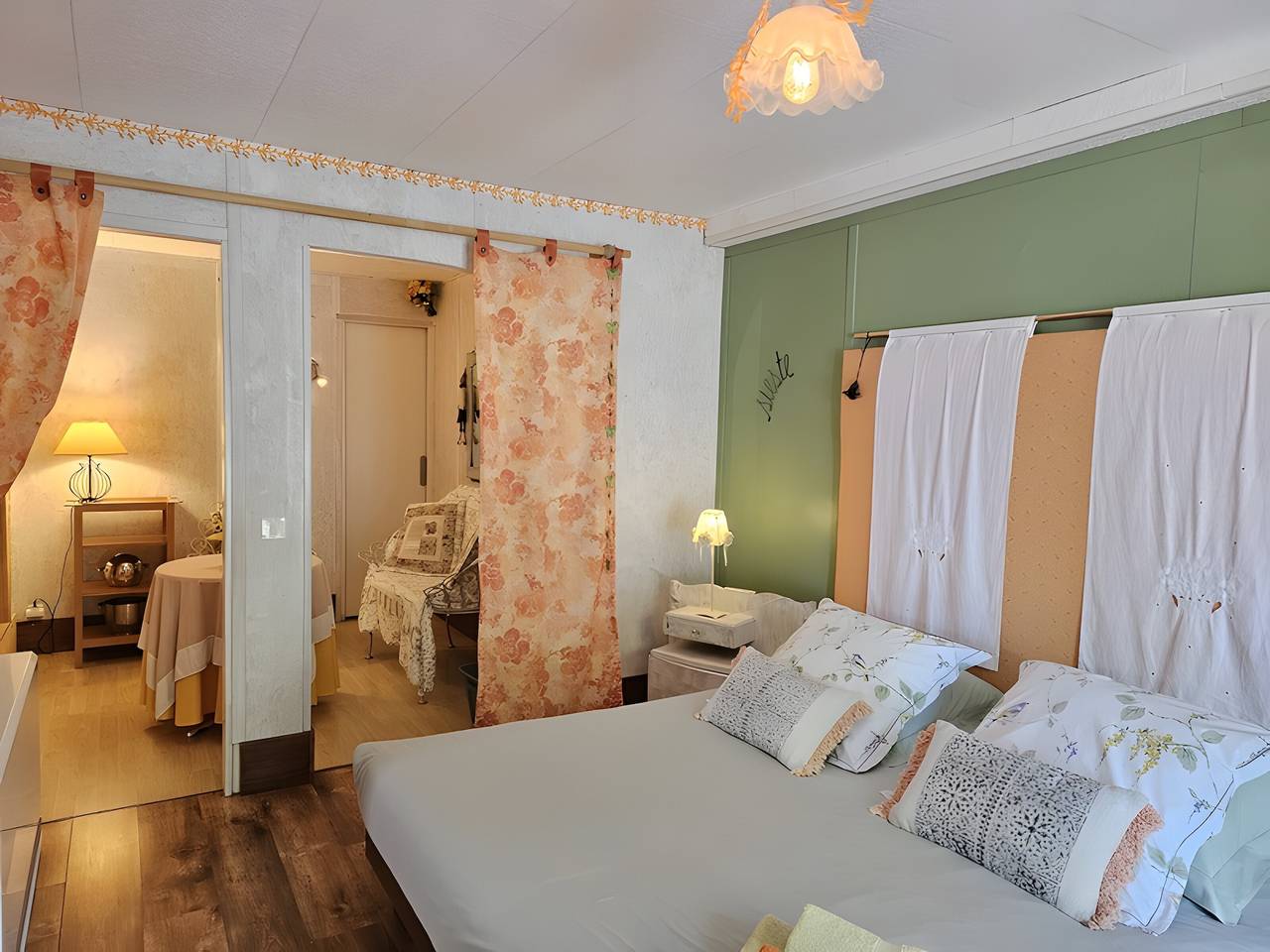 Gîte « À l’Ombre des Tilleuls » avec jardin privé et Wi-Fi, 2 personnes in Darbonnay, Jura