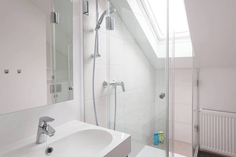 Appartamento intero, 3-room attic apartment in Mainz near the university in Magonza, Rheinhessen e dintorni