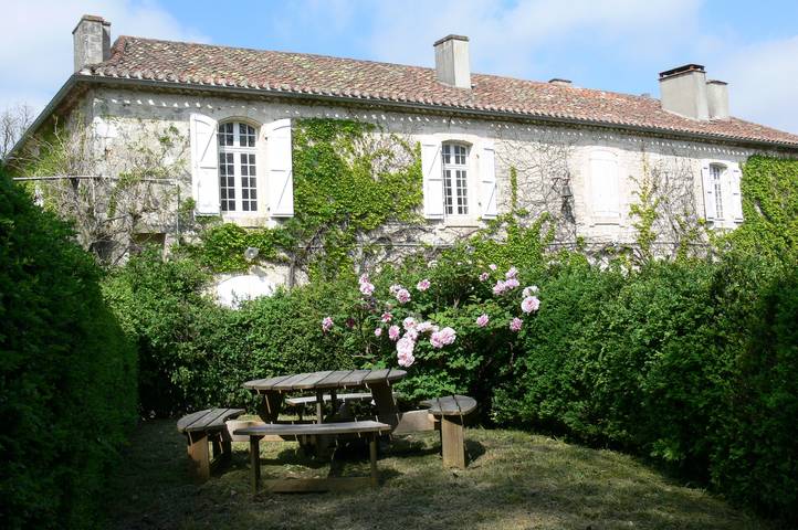 Gîte pour 5 personnes, avec piscine, adapté aux familles à Sérignac