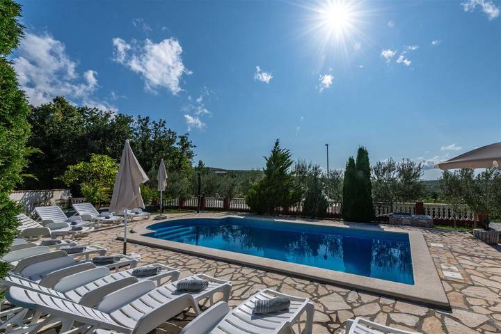 Villa pour 12 personnes, avec jardin et piscine à Labin - 3