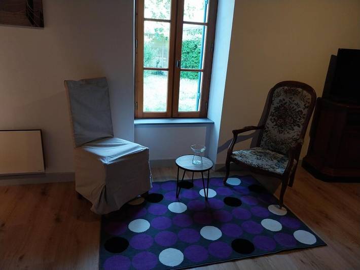 Location de vacances pour 4 personnes, avec Terrasse et Jardin ainsi que Piscine et Vue à Monfaucon - 3