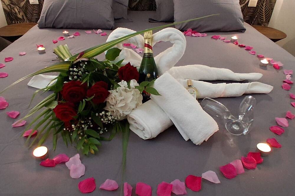 Appartement entier, Suite Prestige Moonlight Love-Room in Montargis, Région de Montargis