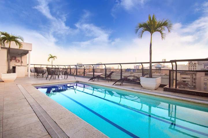 Apartamento para 3 personas, con sauna y piscina además de terraza y vistas en Copacabana