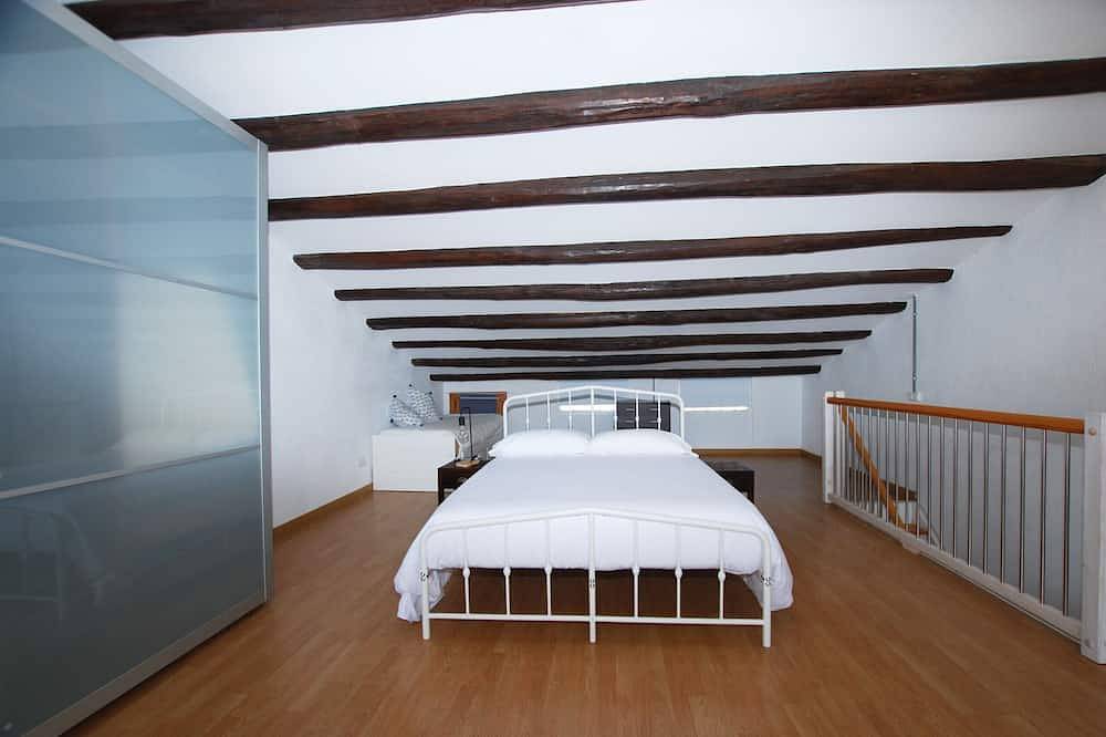 Entire apartment, Casa Cami Ral - In front of the beach and train station in Premià de Mar, Costa del Maresme