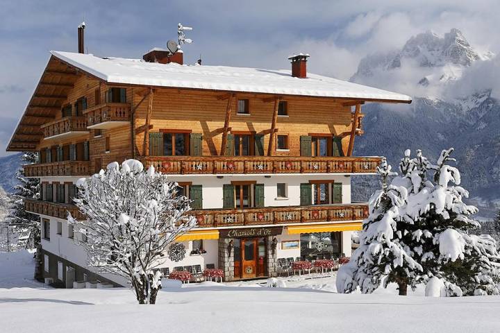 Hôtel pour 2 personnes, avec vue et jardin ainsi que sauna et piscine, animaux acceptés