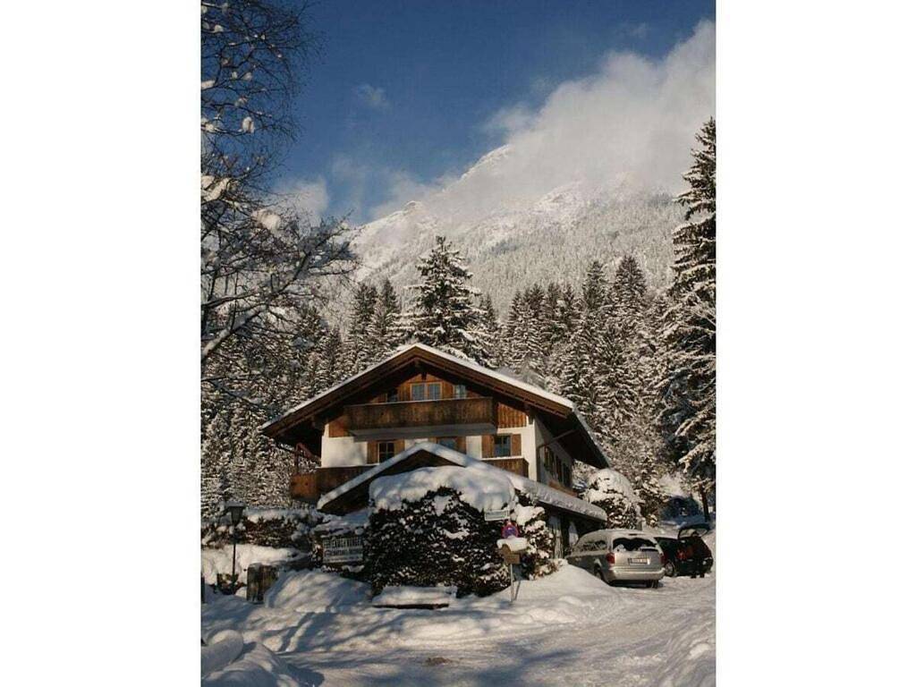 Holiday apartment with 4 bedrooms in Garmisch-Partenkirchen, Bayerische Alpen
