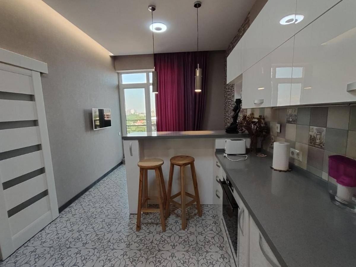 Apartamento entero, Apartment with Terrace in Odesa, Óblast de Odesa