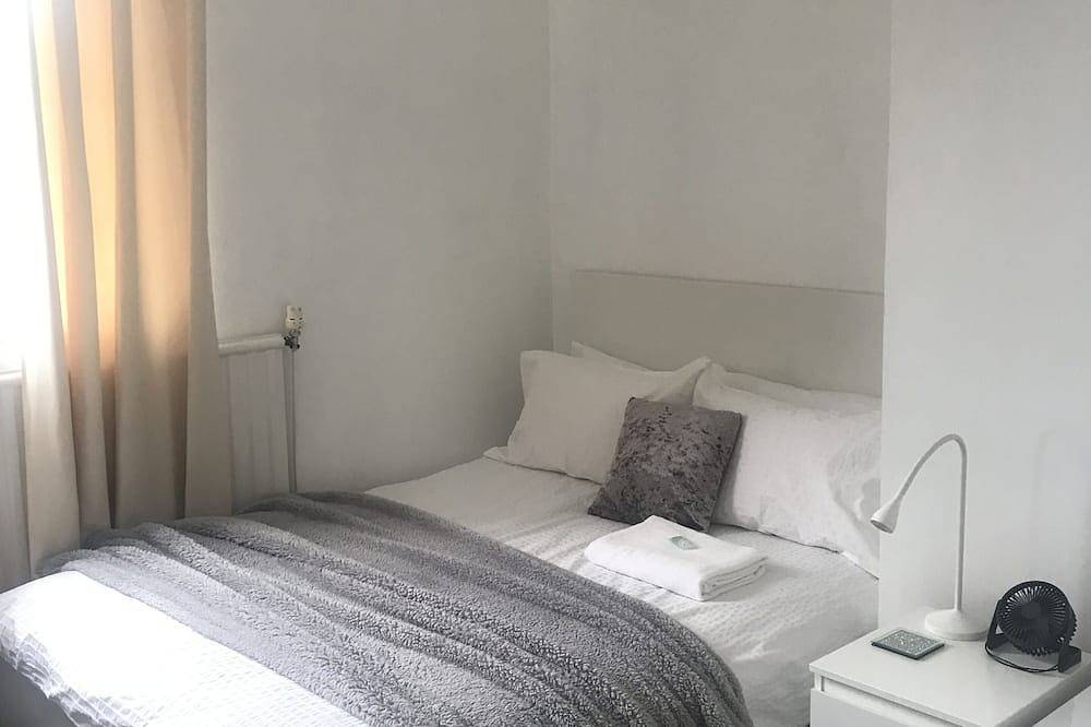 Cozy rooms, parking, wifi, semi-rural, great road networks, off-road cycling. in Bradford, Westliches Yorkshire