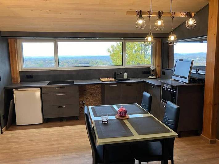 Gîte pour 4 personnes, avec vue et jardin à Marzens