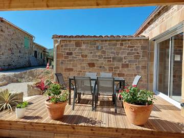 Gîte pour 4 personnes, avec terrasse à Saint-Privat