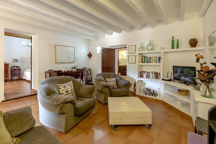 Villa 'Panada' with Private Pool, Wi-Fi, and Air Conditioning in Pollença Town, Pollença