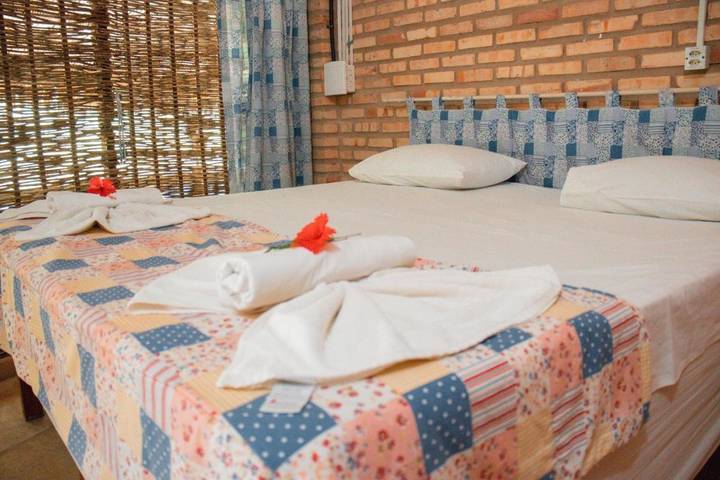 Pousadas para 2 pessoas, com balcão e piscina e ainda jardim em Beberibe