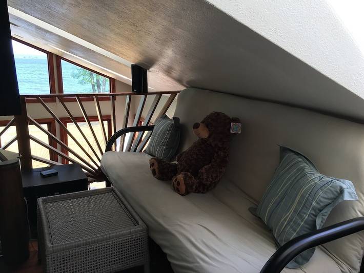 Vacation rental for 8 people, with terrace and yard in Lake Ontario